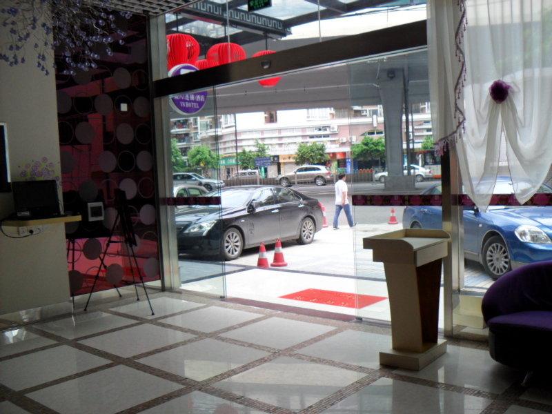 V8 Hotel - Xicun Гуанчжоу Экстерьер фото