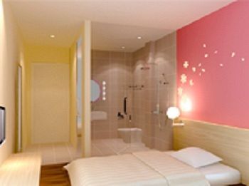 V8 Hotel - Xicun Гуанчжоу Экстерьер фото
